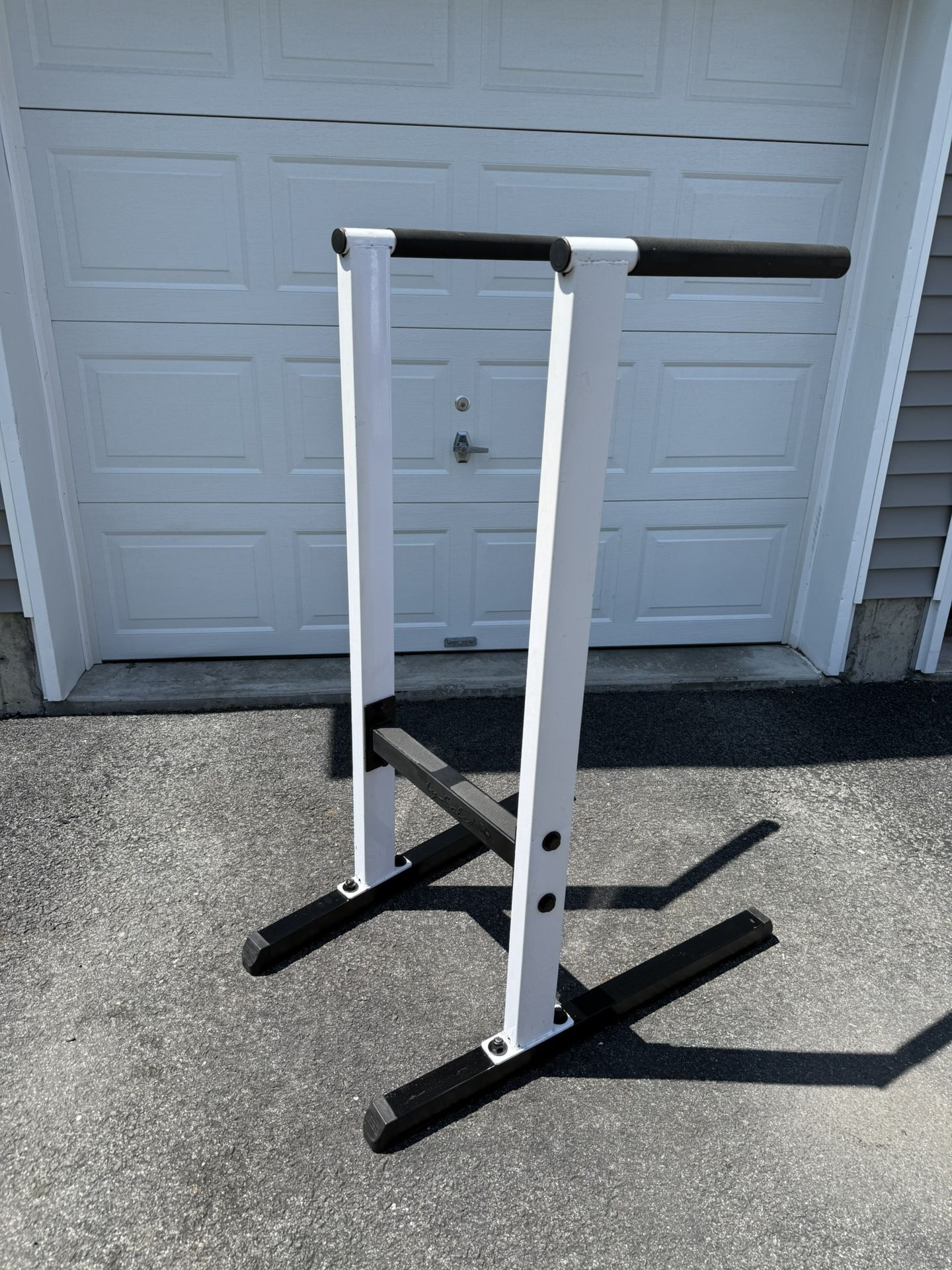 Body Solid Dip Station