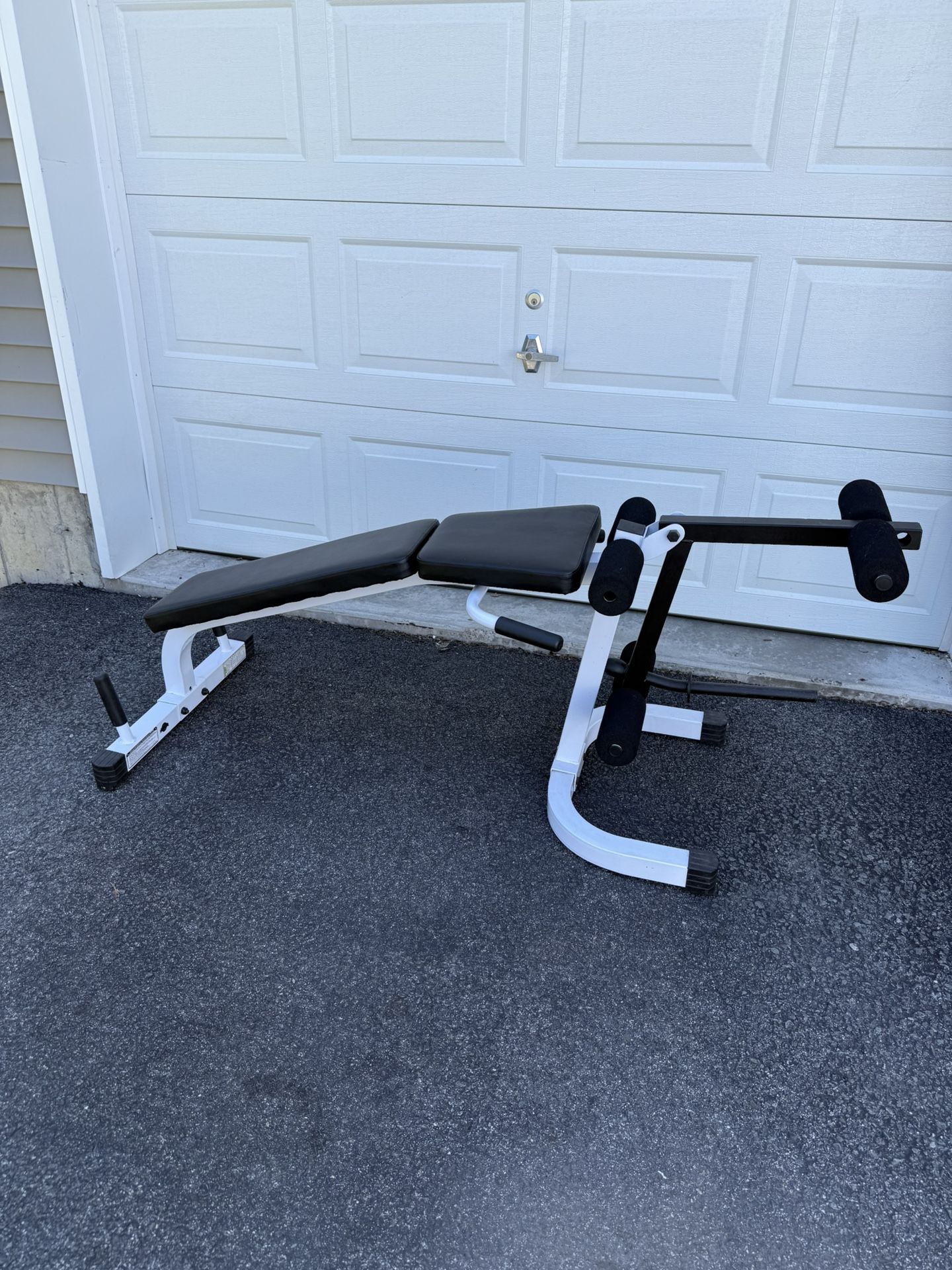 Body Solid Leg Curl/ Leg Extension Combo Gym Machine