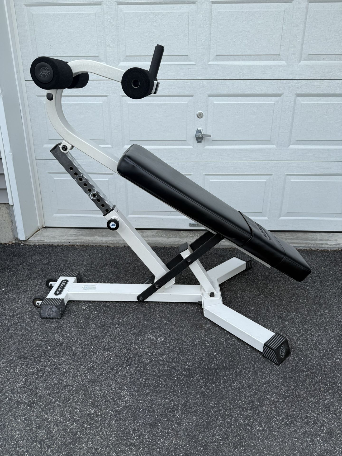 Nautilus Commercial Gym Adjustable Sit Up Weight Bench - photo 3