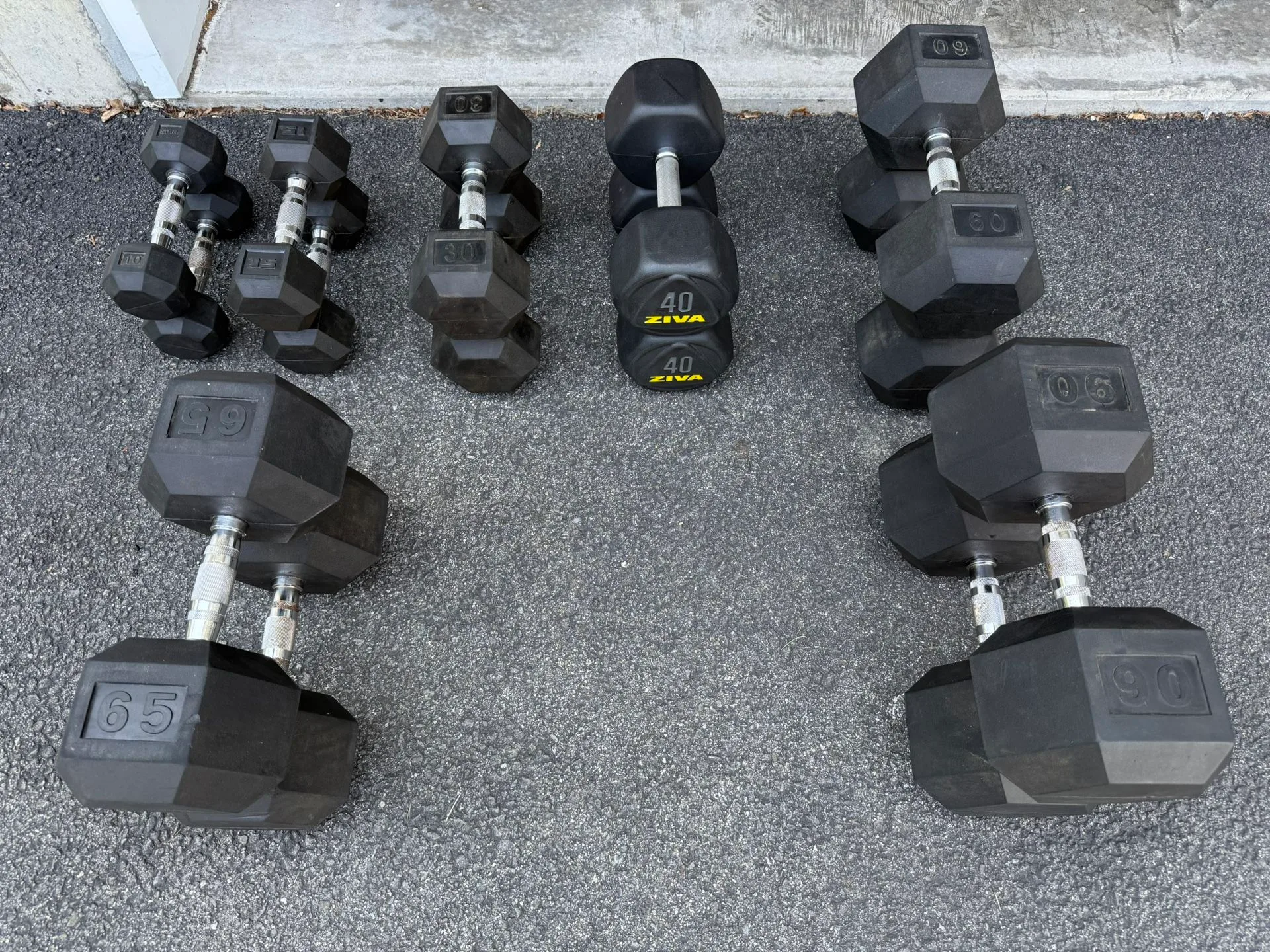 Rubber & Urethane Dumbbells 🚨 $1.50- $2 a pound 🚨 thumbnail