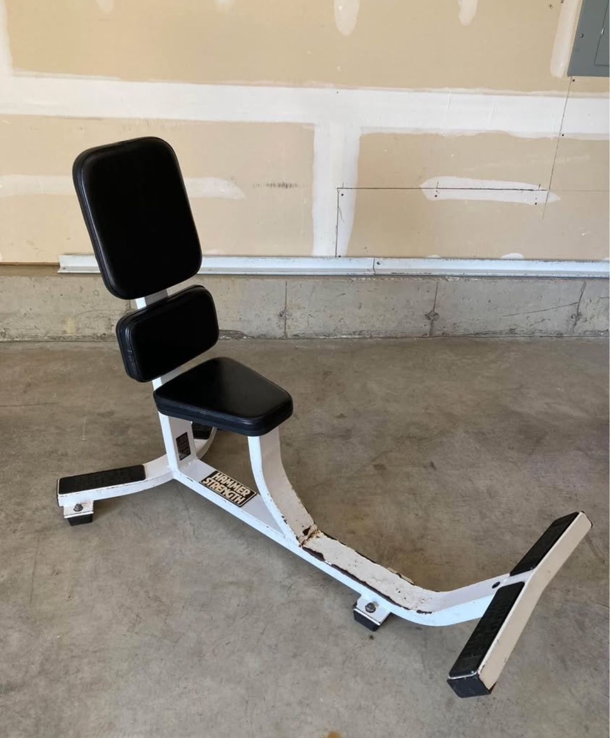 Hammer Strength Seated Gym Utility Weight Bench