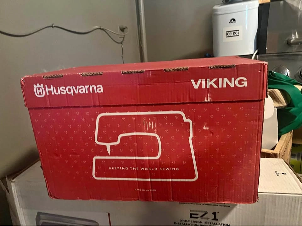 Husqvarna Viking Platinum 730 Sewing Machine