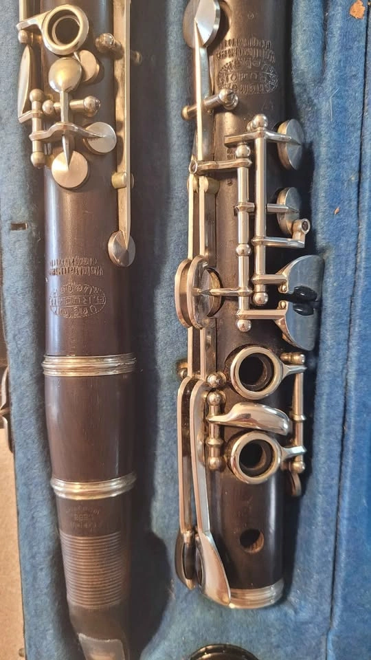 Vintage G. Rudolf Uebel Wooden Clarinet with Original Hard Case - photo 4