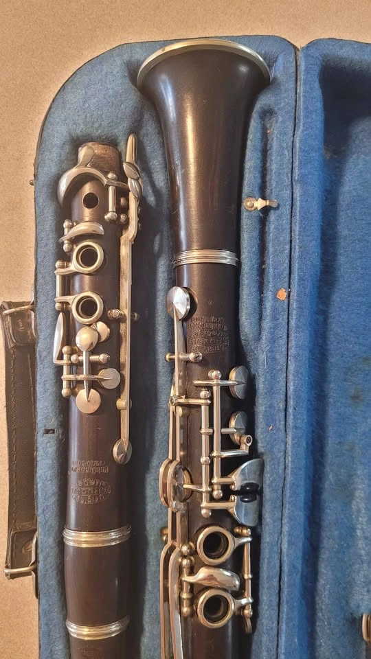 Vintage G. Rudolf Uebel Wooden Clarinet with Original Hard Case - photo 5