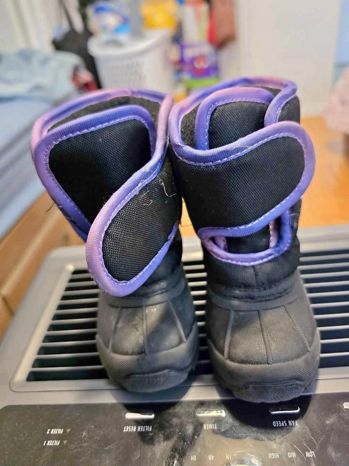Girls boots