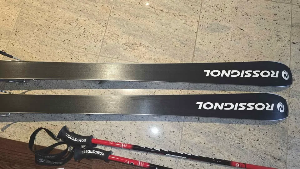 Rossignol Skis 167cm with Axium Bindings + Carry Bag image indicator(2)