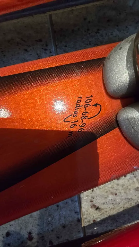 Rossignol Skis 167cm with Axium Bindings + Carry Bag image indicator(7)