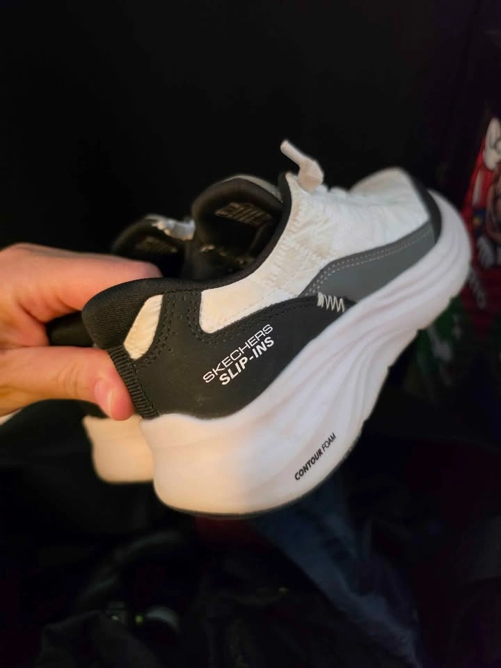 Sketchers slip ons - photo 2
