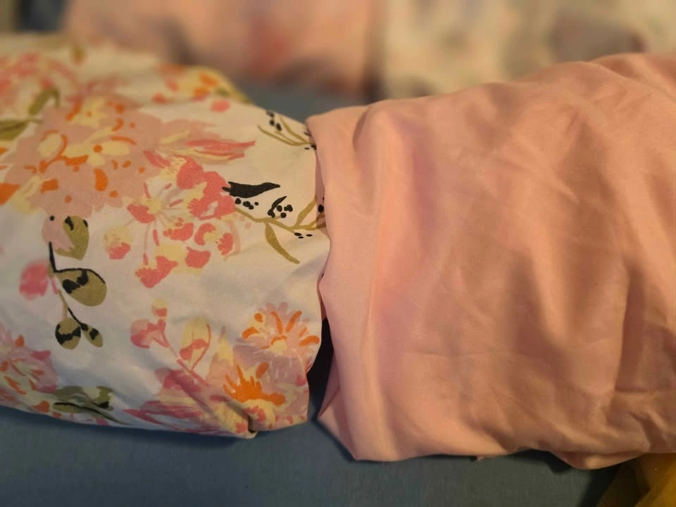 Crib sheet and burp cloths - photo 2