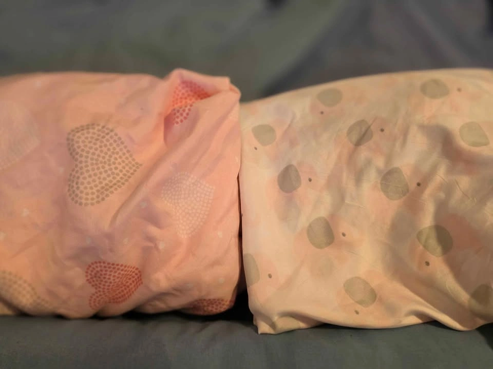 Crib sheet and burp cloths - photo 3