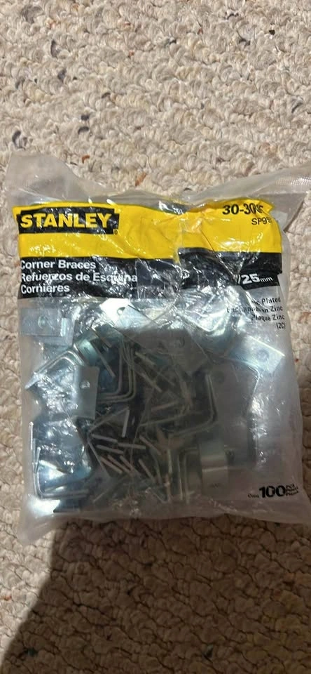 Stanley 25mm Corner Braces, 100 Count