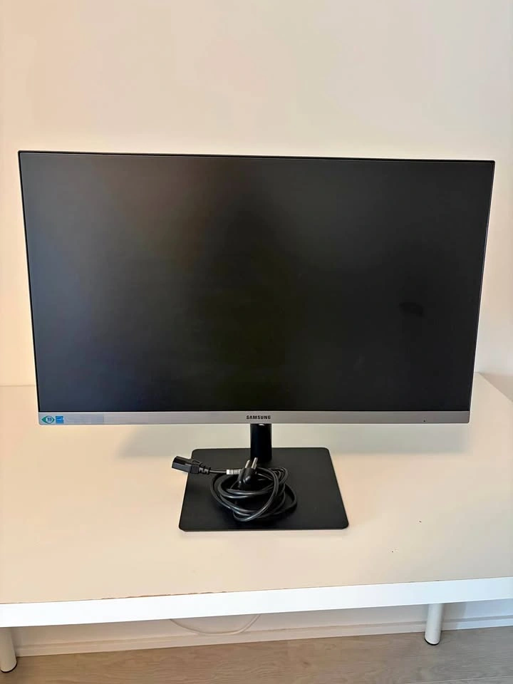 Samsung 24” IPS Monitor – FHD 75Hz – Adjustable Stand
