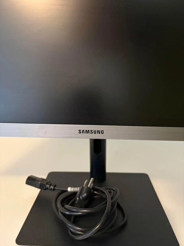Samsung 24” IPS Monitor – FHD 75Hz – Adjustable Stand - photo 3