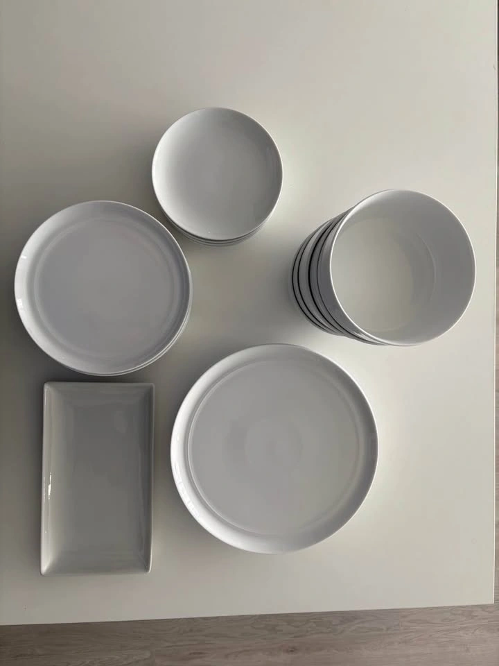 Crate & Barrel Hue Dinnerware Set - 22 piece - photo 5