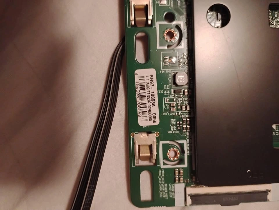 Samsung 78in TV Main Board BN97-10898A BN95-02748A - photo 3