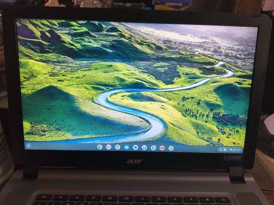 Acer Chromebook 4GB Ram 32GB SSD 15.6” Screen with Charger - photo 3