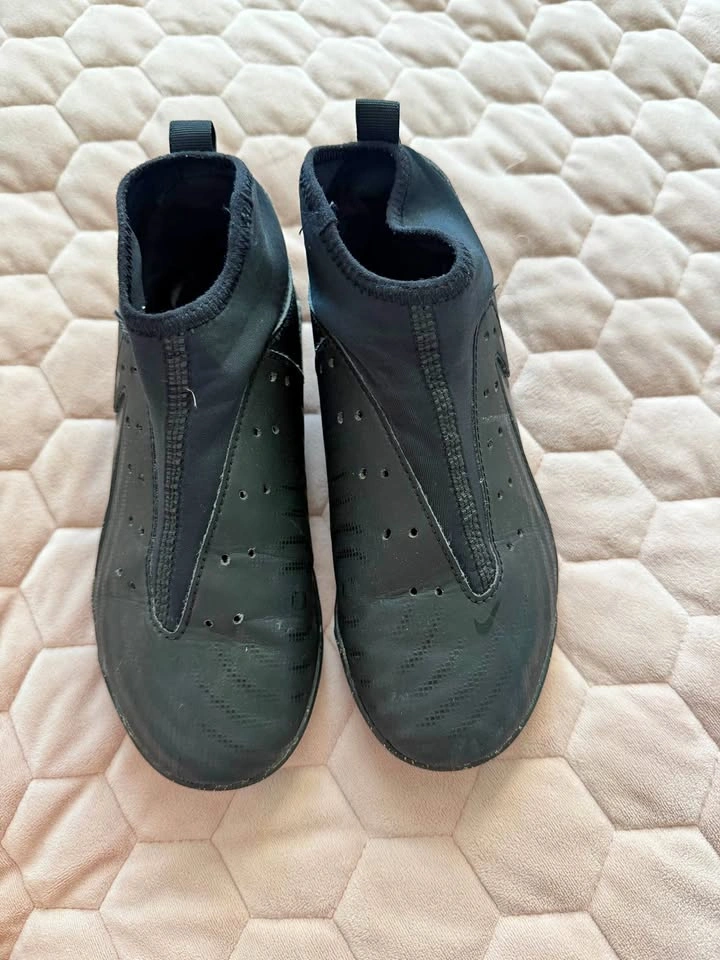 Boys shoes for soccer