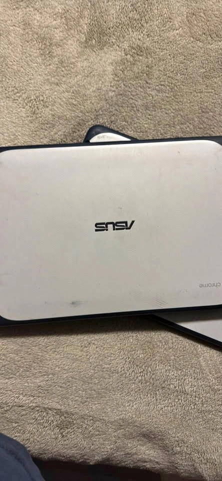 Asus Chromebook Intel 4GB Ram 16GB SSD - Missing Hinge Cover