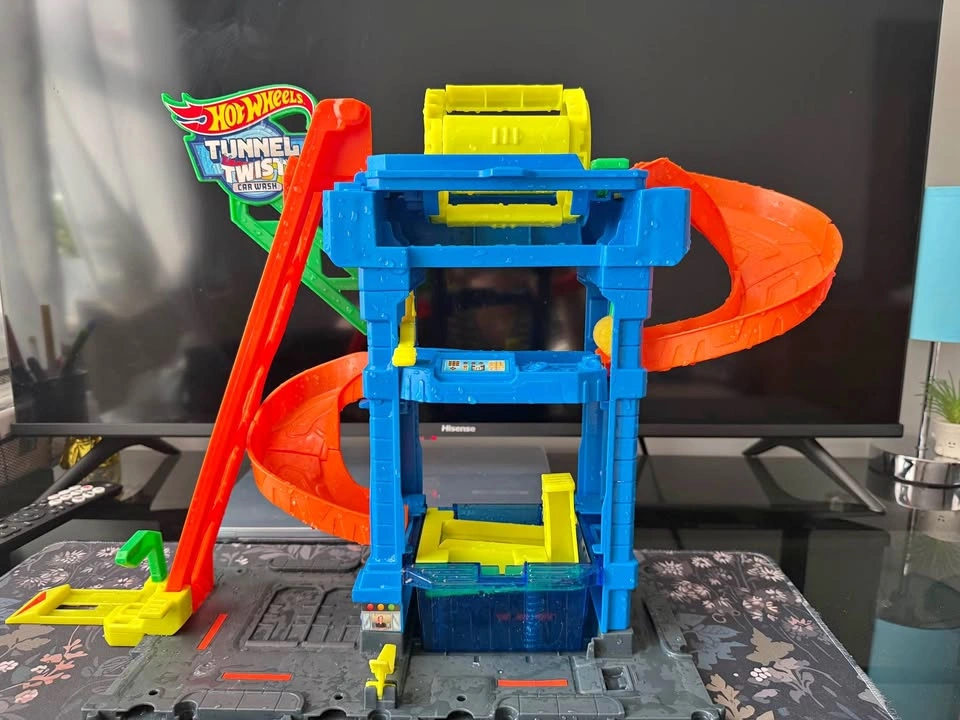 Hot Wheels car wash