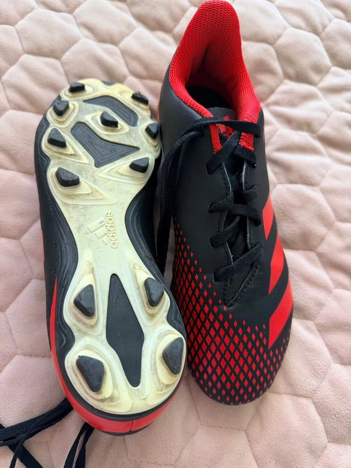 Soccer shoes - photo 3