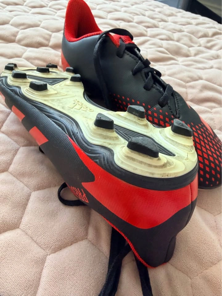 Soccer shoes - photo 4