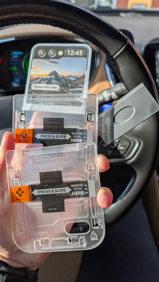 Spigen GLAS.tR EZ FIT Screen Protector for Galaxy Z Flip 5 - photo 3