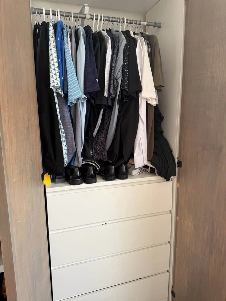 Custom shelf unit & closet - photo 2