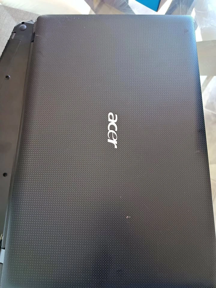 Acer Laptop Windows Linux 8GB Ram 500GB Storage
