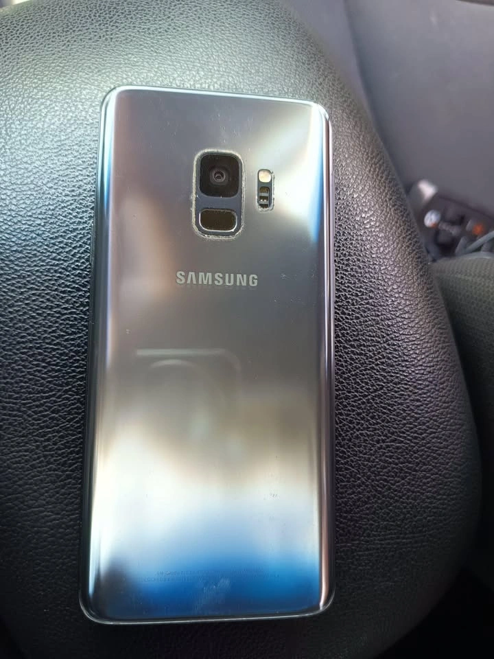 Samsung Galaxy S9 Unlocked 64GB Storage Good Condition - photo 4