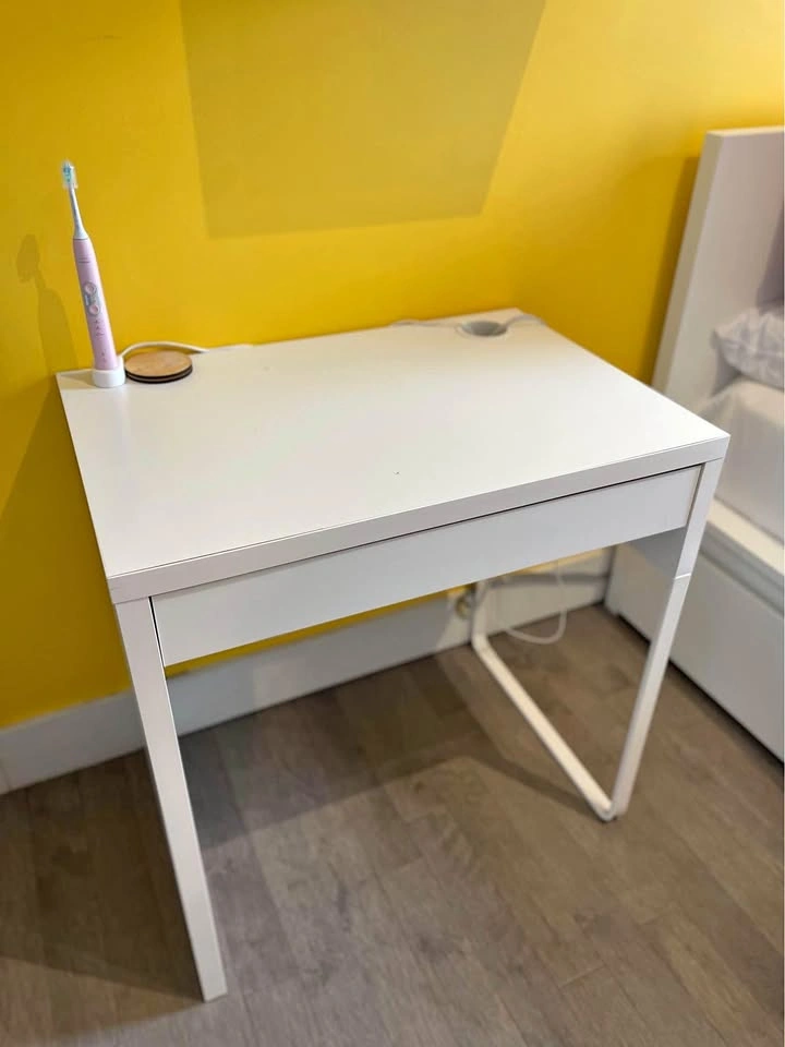 IKEA MICKE Desk
