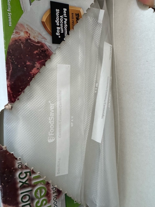 LNIB Vacuum Sealer with 32 pre cut bags - photo 3