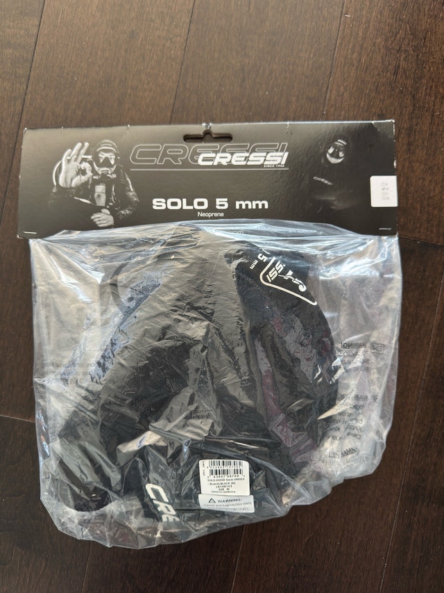 BNIB Cressi Solo 5mm Medium diving hood