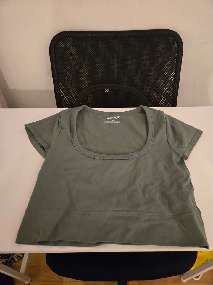 Garage Green Crop Top - photo 2
