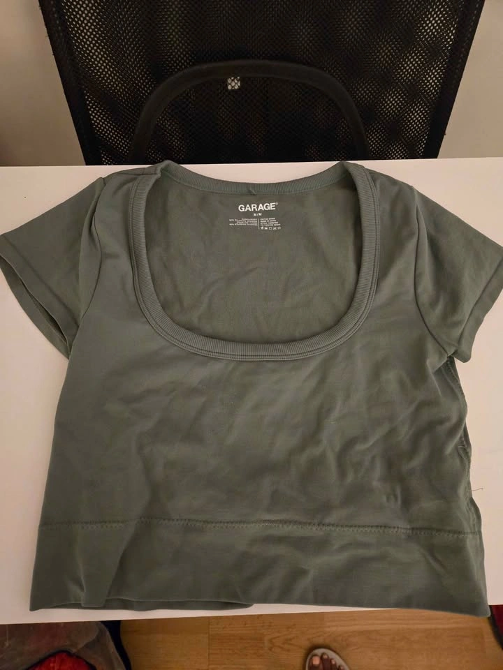 Garage Green Crop Top - photo 4