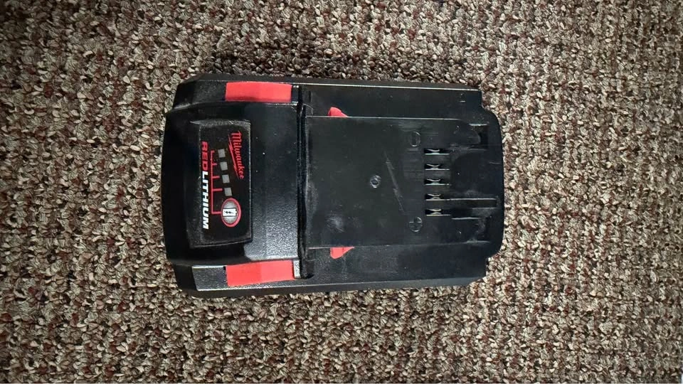 Milwaukee M18 REDLITHIUM HIGH OUTPUT CP3.0 Battery - photo 2