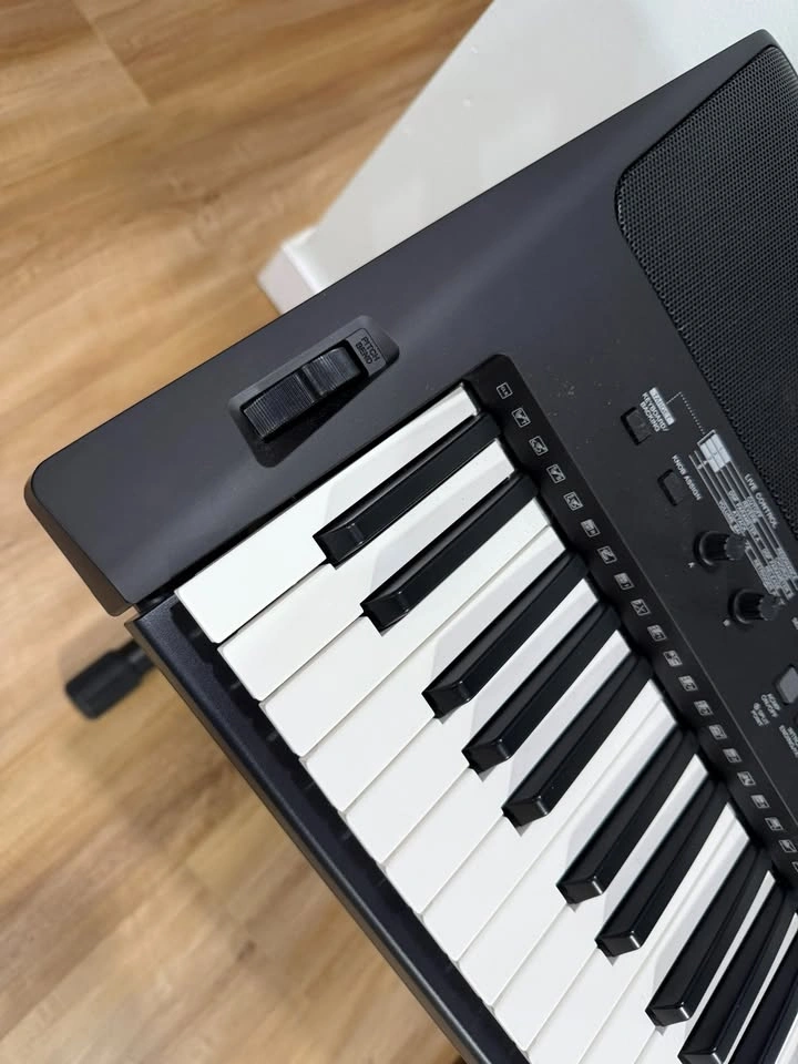 Yamaha PSR-E463 Portable Keyboard Piano – Mint condition - photo 4