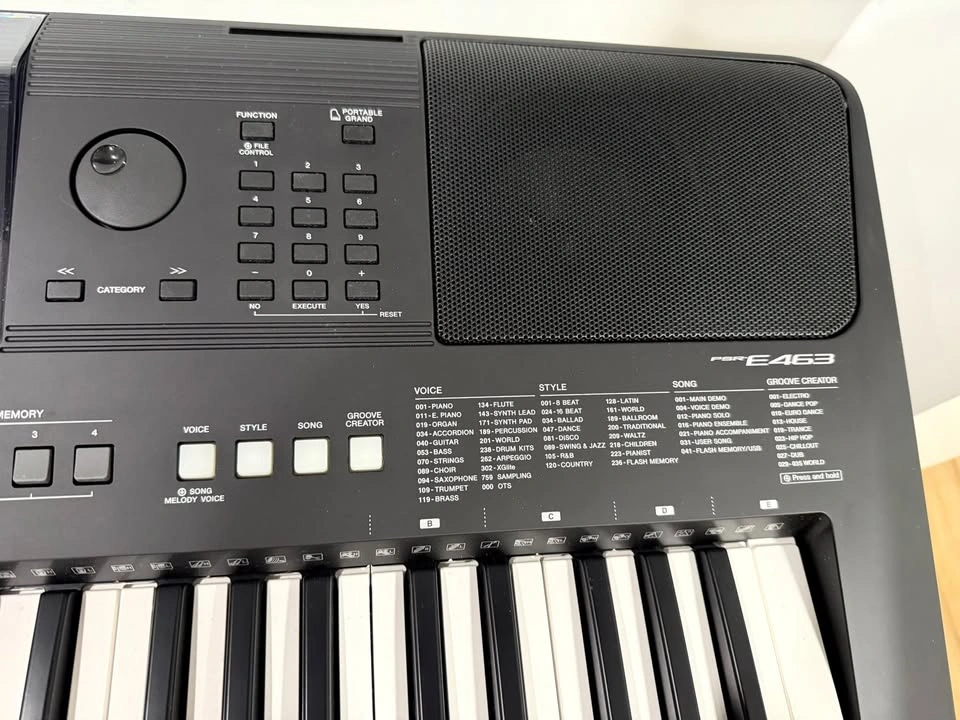 Yamaha PSR-E463 Portable Keyboard Piano – Mint condition - photo 5