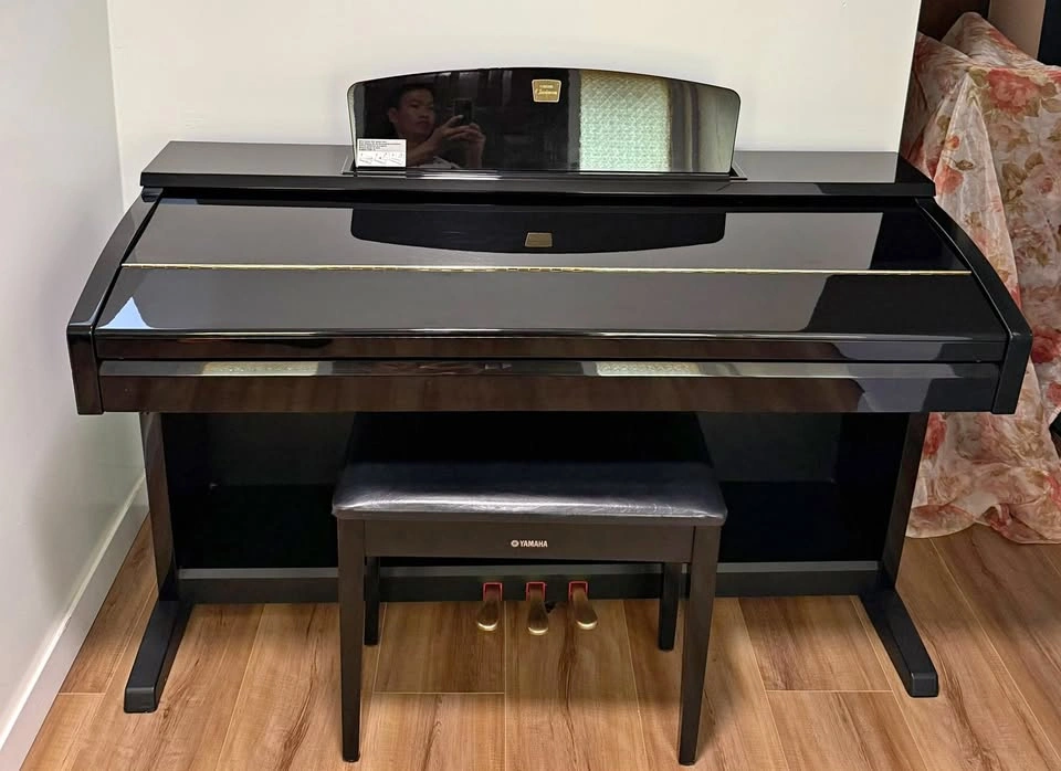 Yamaha Digital Piano Clavinova CVP-403PE with Bench
