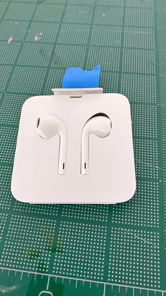 Official apple earbuds NEW- lightning adapter thumbnail