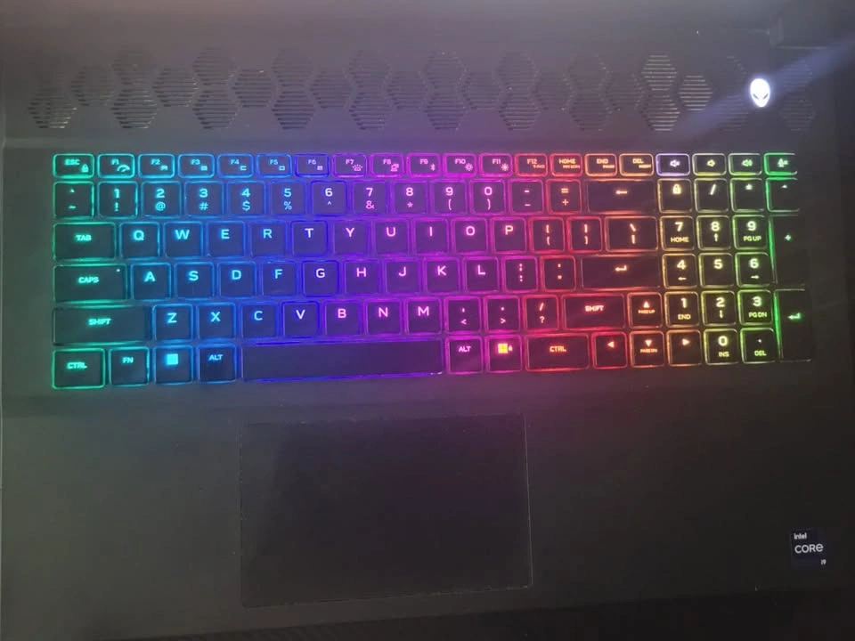 Alienware M18 R1 - photo 2