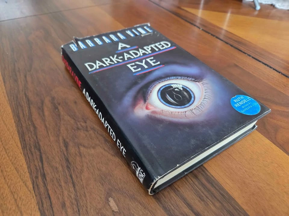 A Dark Adapted Eye - Barbara Vine (Ruth Rendell) 1986 - photo 2
