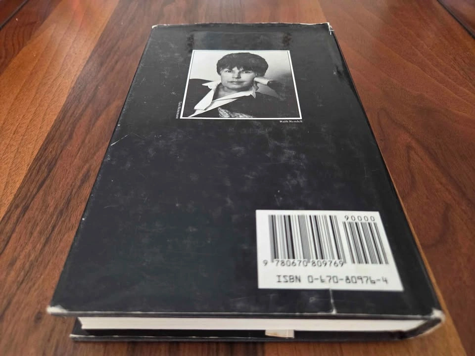 A Dark Adapted Eye - Barbara Vine (Ruth Rendell) 1986 - photo 5