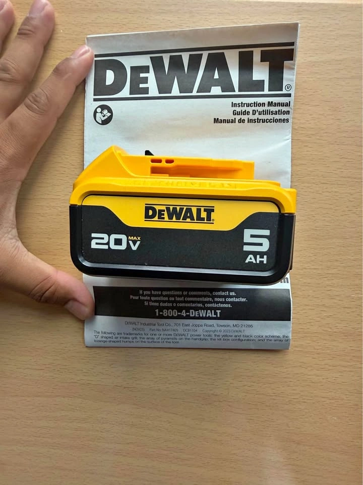 🔋 DEWALT DCB205 20V MAX XR 5.0Ah Battery – Genuine OEM