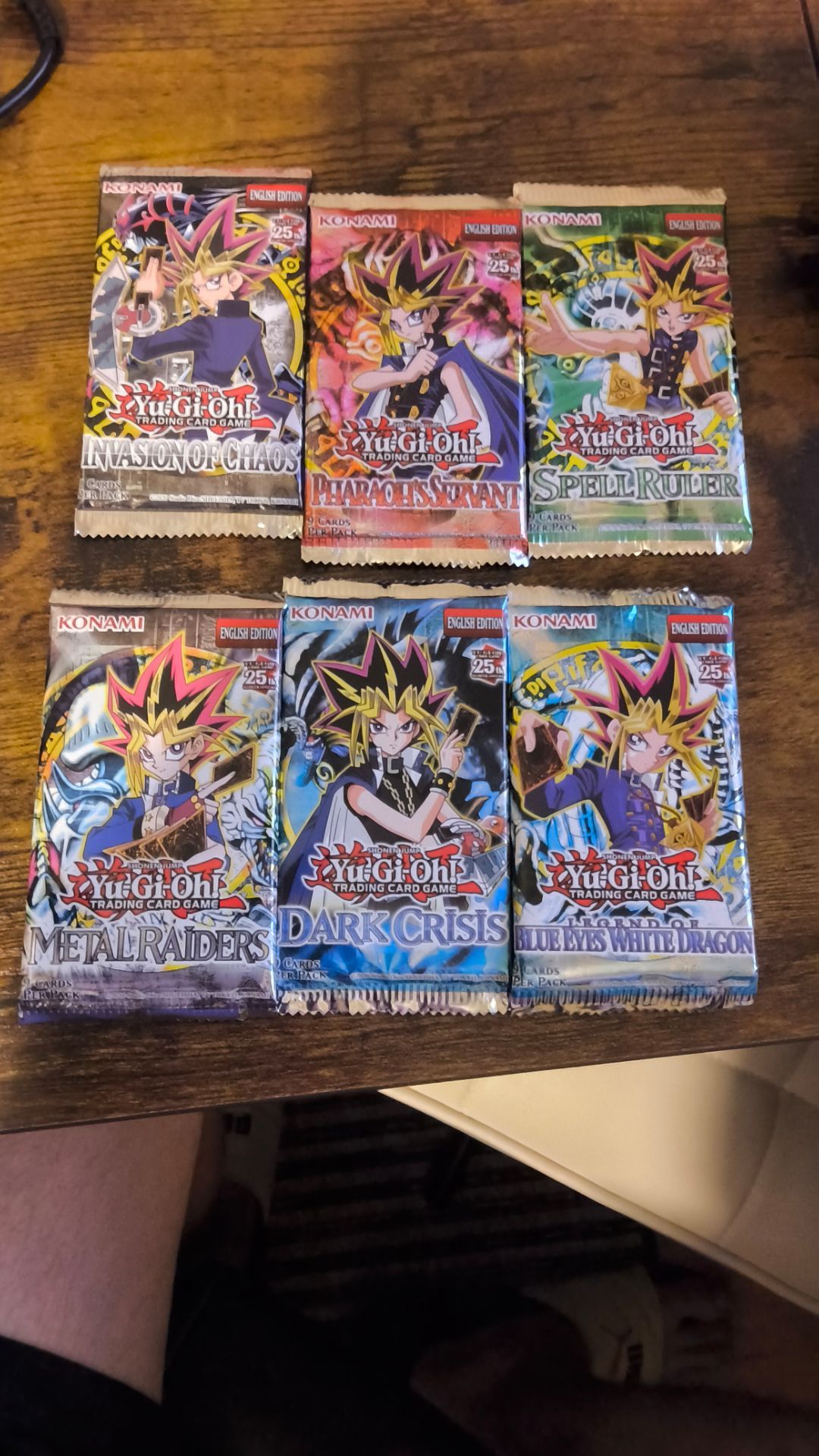 Six yu-gi-oh packs (25th anniversary edition)