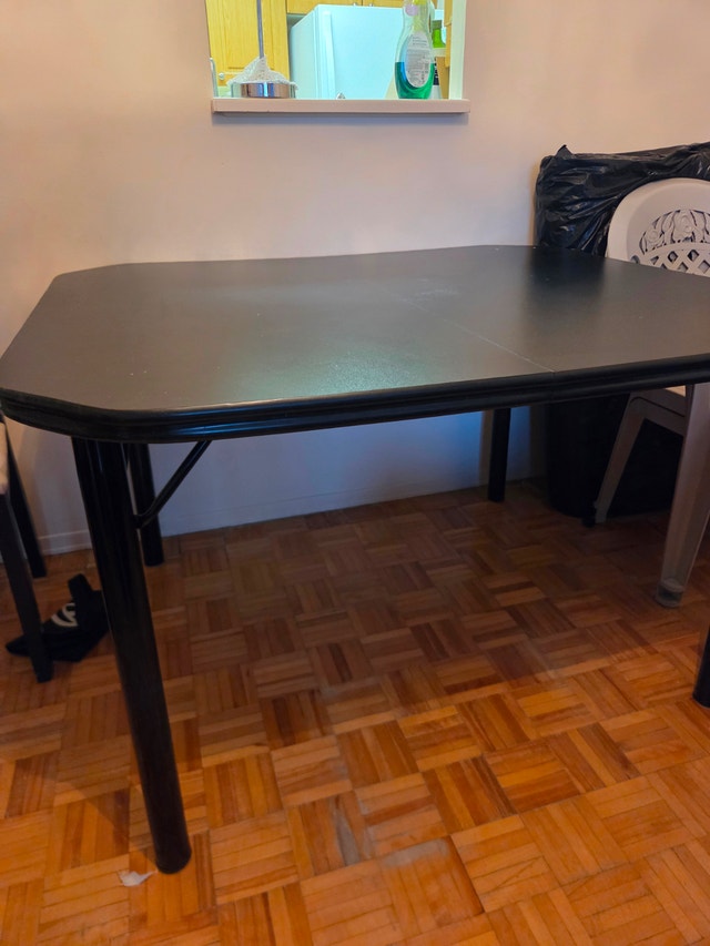 Black Dining Table – 42x48 in – Metal Legs