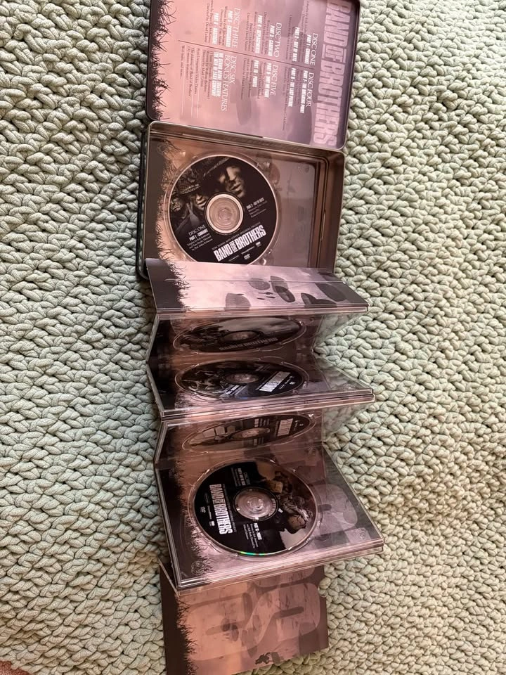 Band of Brothers DVD Miniseries Collectible Tin - photo 2