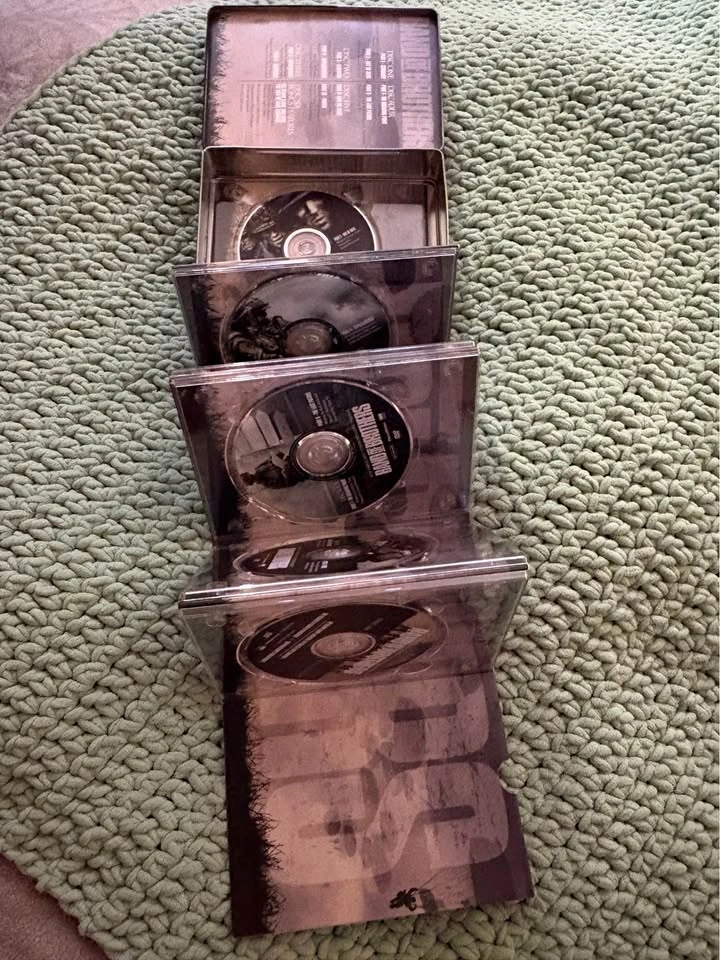 Band of Brothers DVD Miniseries Collectible Tin - photo 4