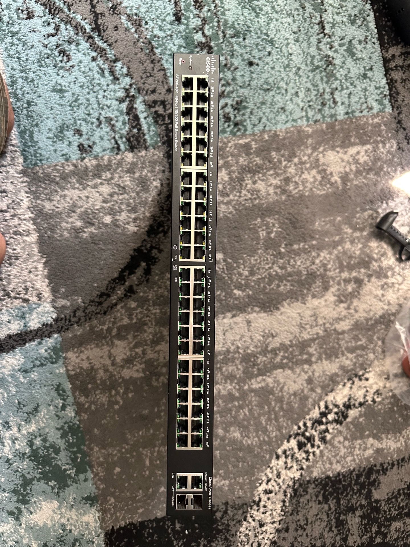 Cisco SF200-48P smart switch - photo 2