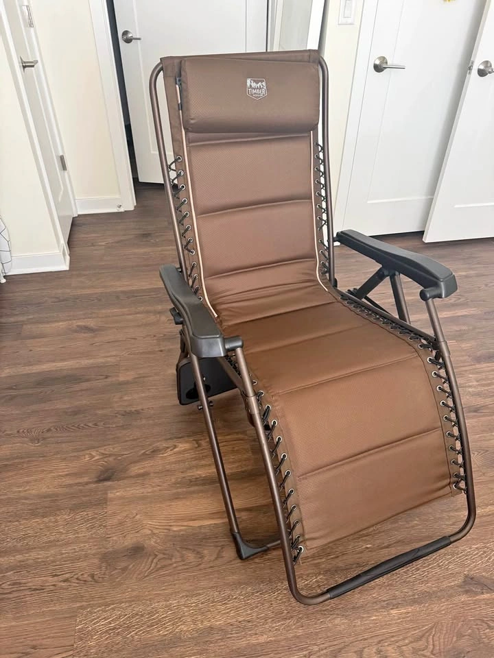 Timber Ridge Zero Gravity Chair / Patio Lounge Chair with Tray