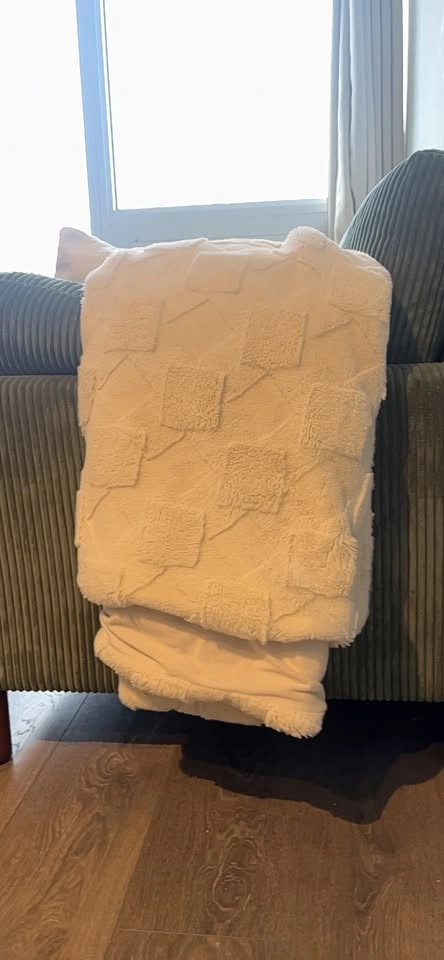 Cream Textured Blanket - photo 3